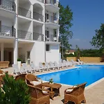 Aparthotel Playa Sirena