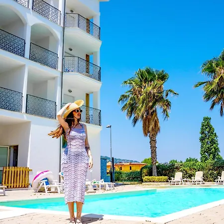 Playa Sirena Aparthotel 4*