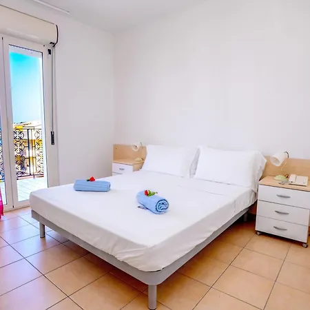 Aparthotel Playa Sirena 4*